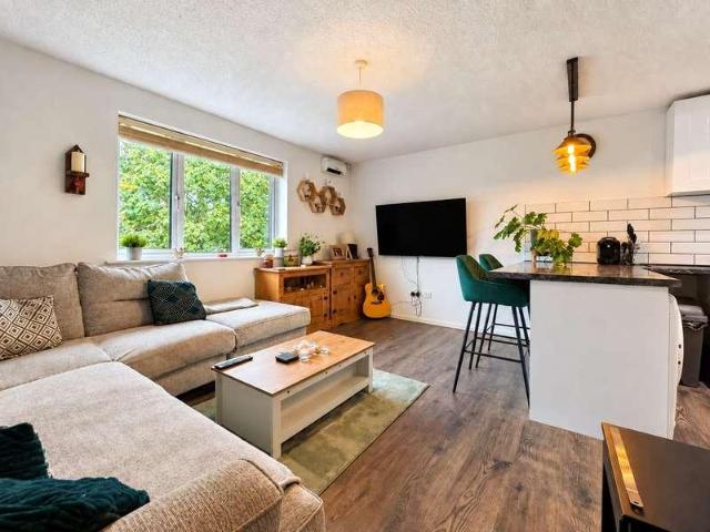 1 bed flat for sale
