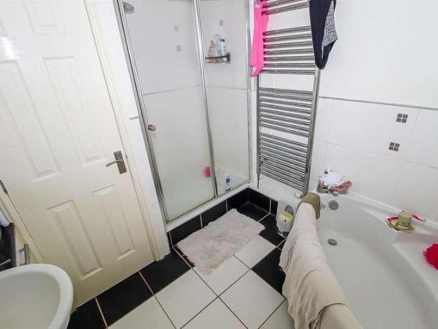 1 bed flat for sale