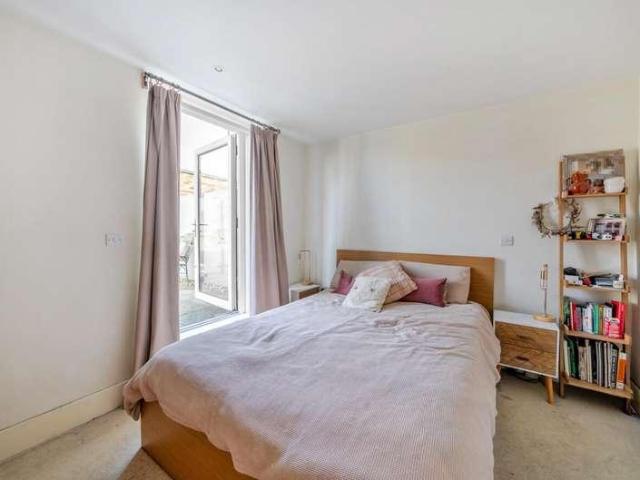 1 bed flat for sale