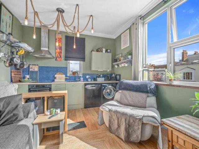 1 bed flat for sale