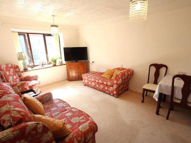 1 bed flat for sale