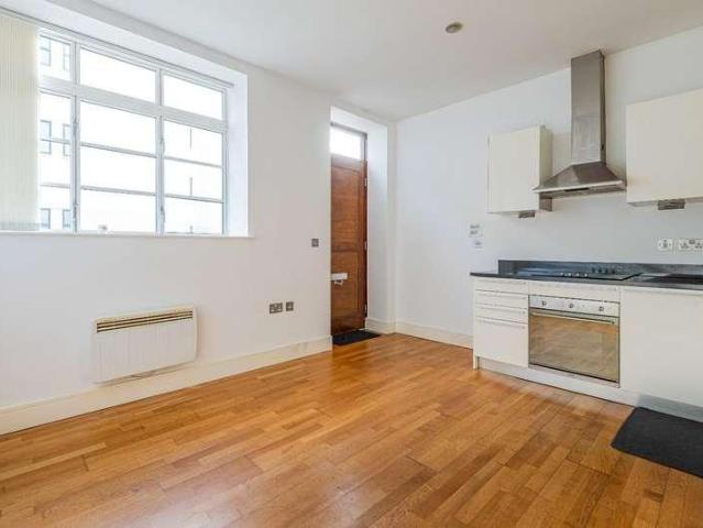 1 bed flat for sale