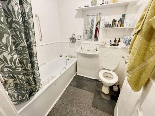 1 bed flat for sale