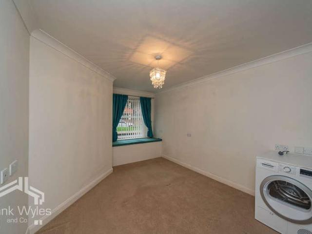 1 bed flat for sale