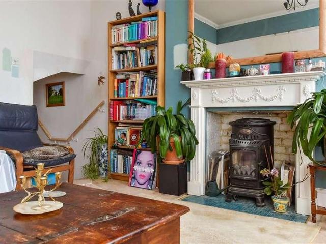 1 bed flat for sale