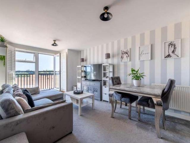 1 bed flat for sale