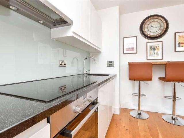 1 bed flat for sale