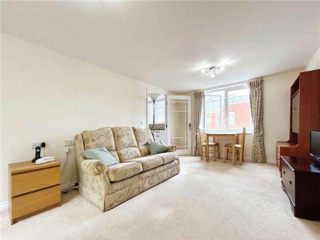 1 bed flat for sale