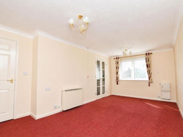 1 bed flat for sale