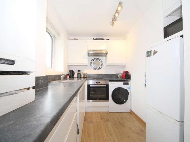 1 bed flat for sale