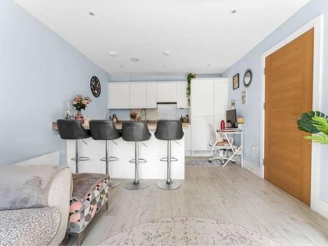1 bed flat for sale