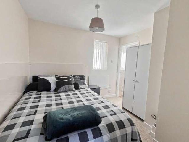 1 bed flat for sale