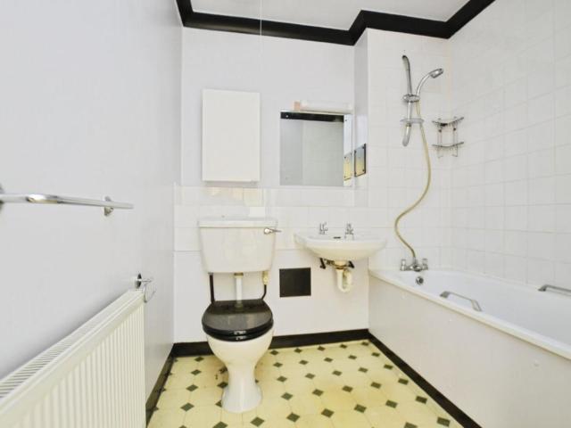 1 bed flat for sale