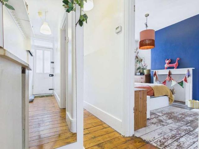 1 bed flat for sale