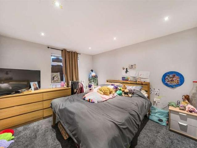 1 bed flat for sale