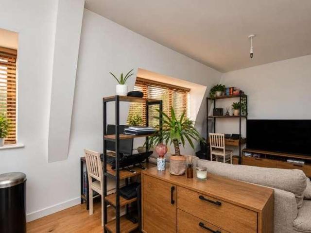 1 bed flat for sale