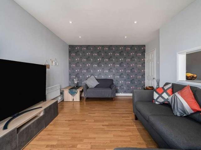 1 bed flat for sale