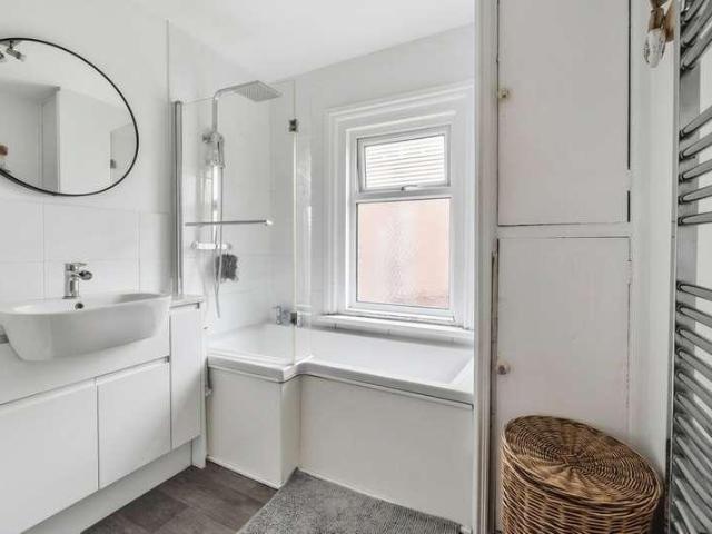 1 bed flat for sale