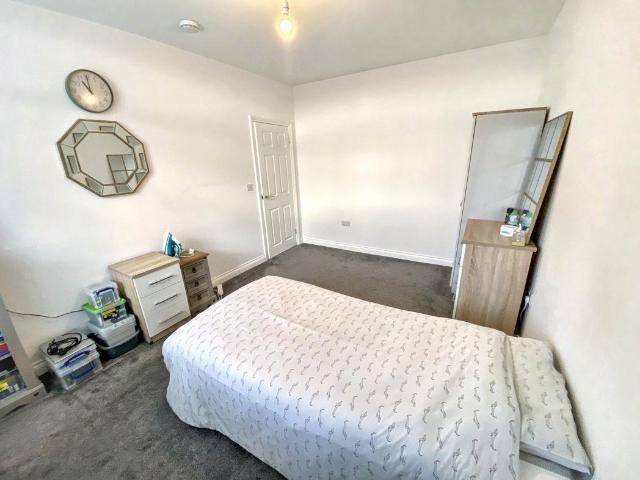 1 bed flat for sale
