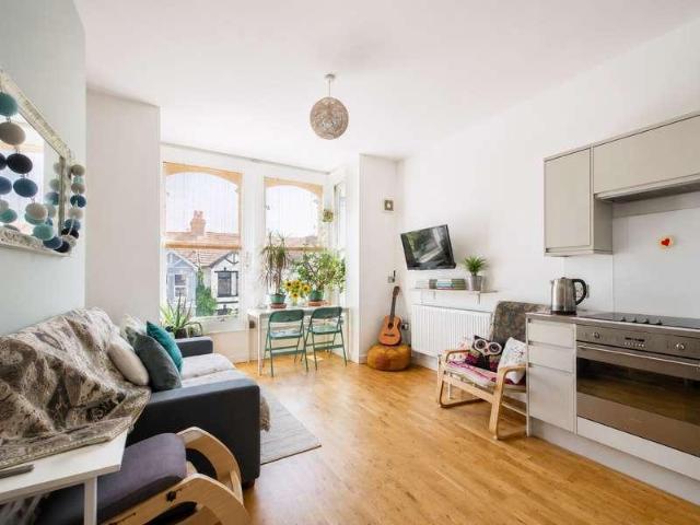 1 bed flat for sale