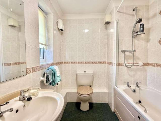 1 bed flat for sale