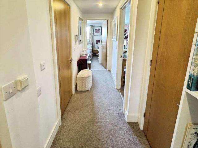 1 bed flat for sale