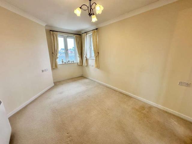 1 bed flat for sale
