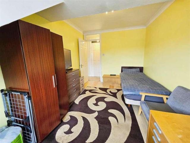 1 bed flat for sale