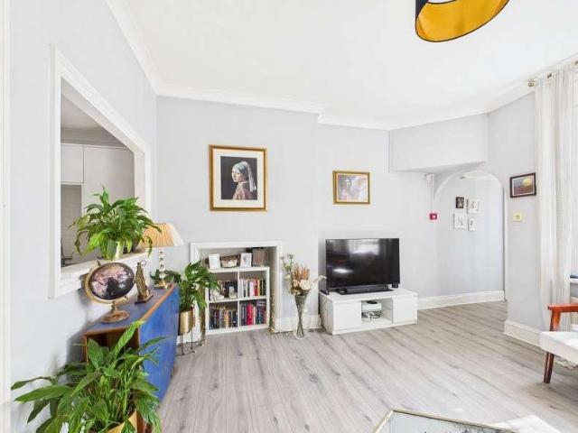 1 bed flat for sale
