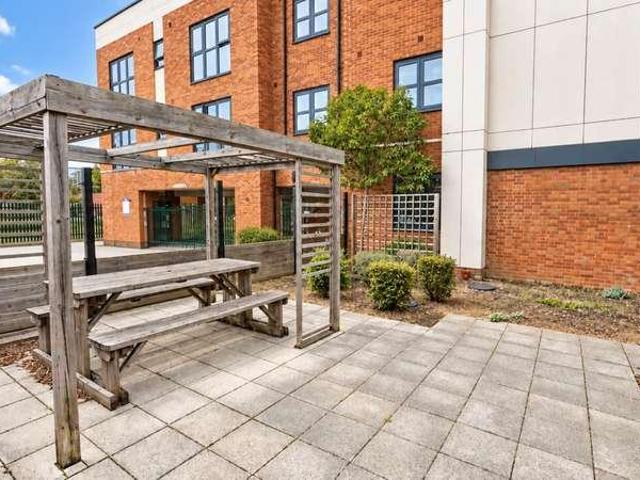1 bed flat for sale