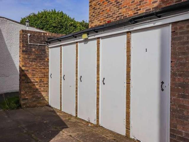 1 bed flat for sale