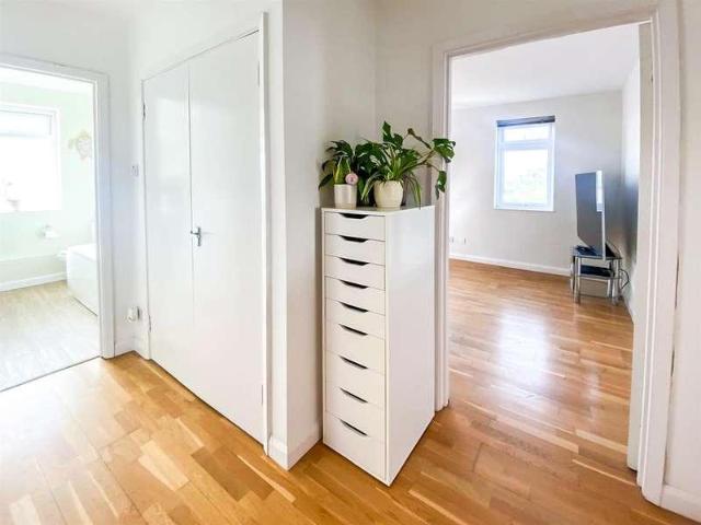 1 bed flat for sale