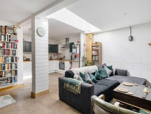 1 bed flat for sale