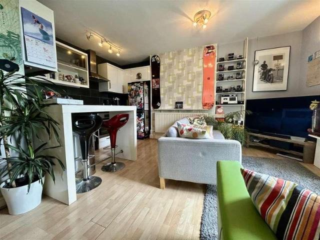 1 bed flat for sale