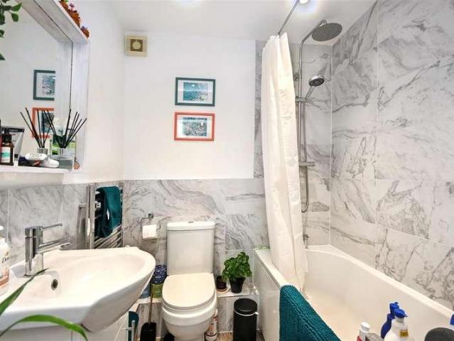 1 bed flat for sale