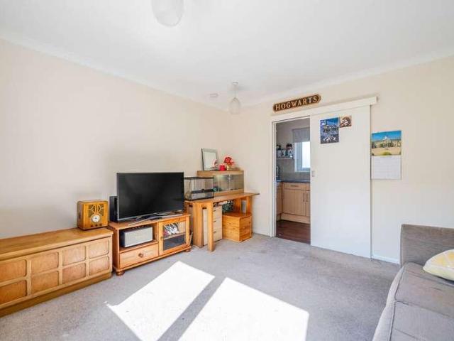 1 bed flat for sale