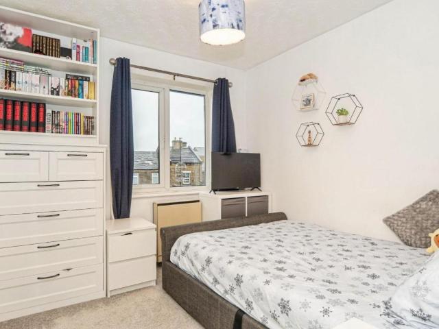 1 bed flat for sale