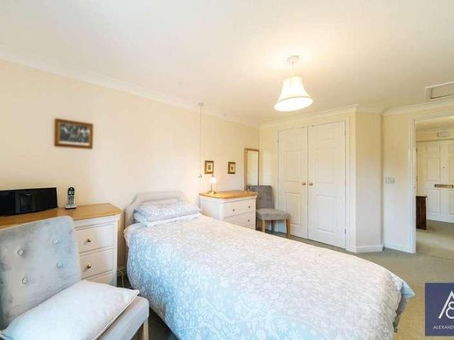 1 bed flat for sale