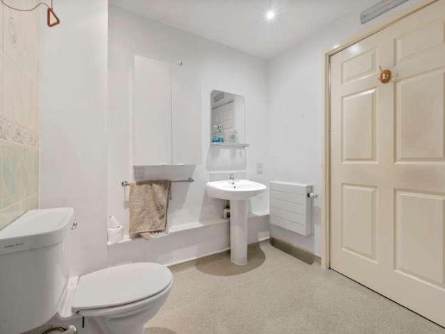 1 bed flat for sale