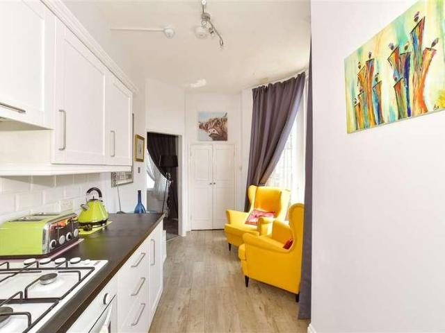1 bed flat for sale