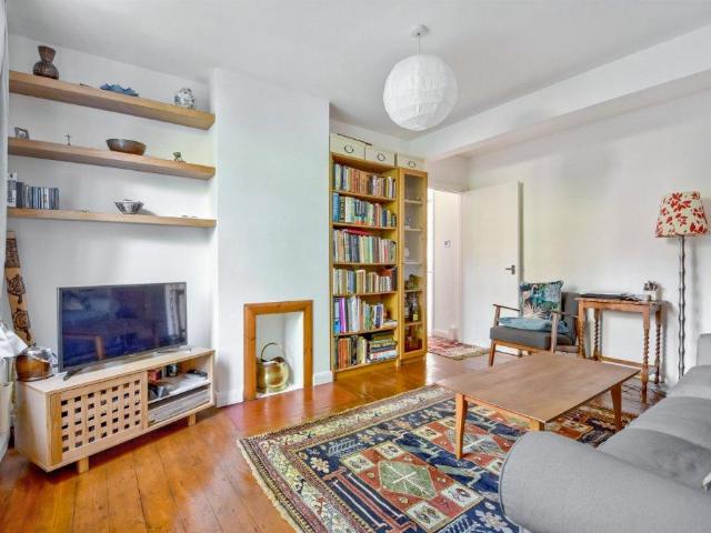 1 bed flat for sale