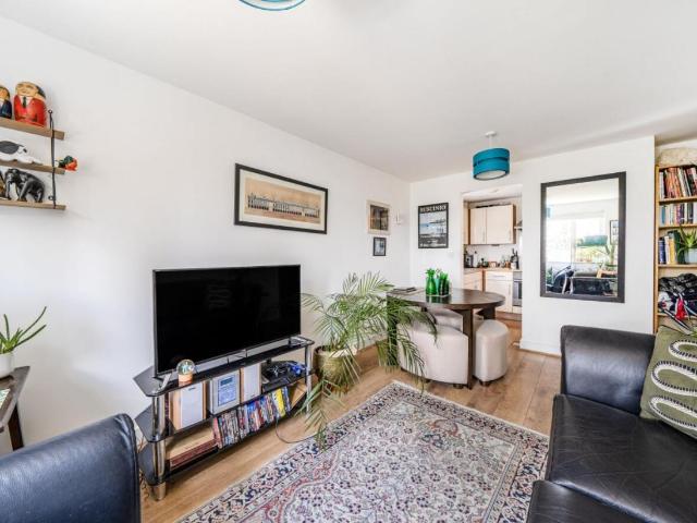 1 bed flat for sale