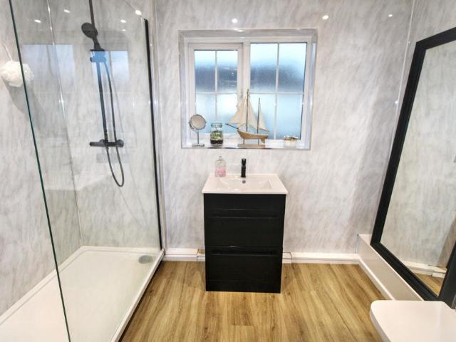 1 bed flat for sale
