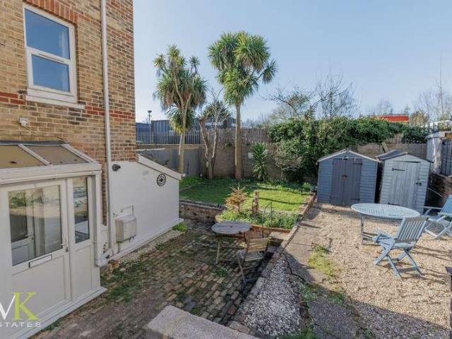 1 bed flat for sale