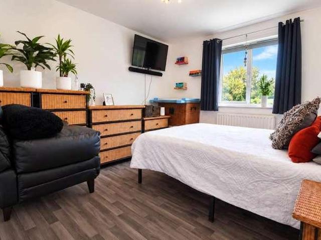 1 bed flat for sale