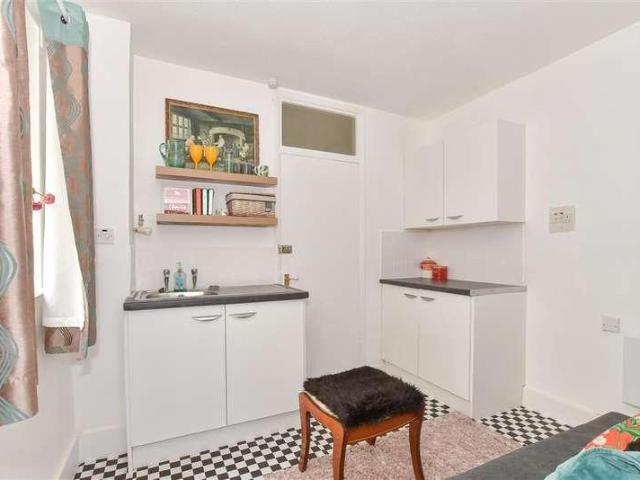 1 bed flat for sale