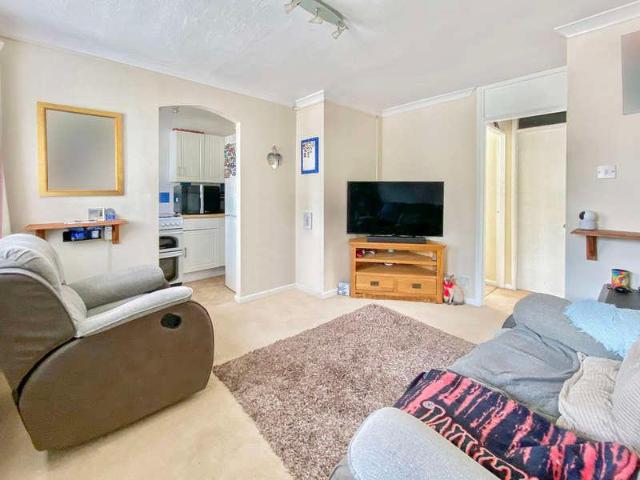 1 bed flat for sale