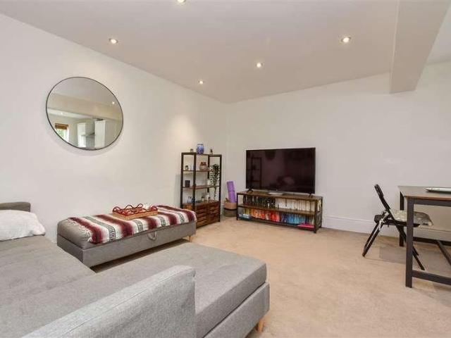 1 bed flat for sale