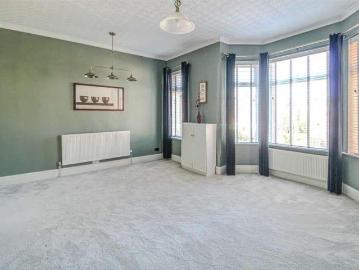 1 bed flat for sale