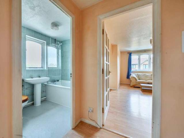 1 bed flat for sale